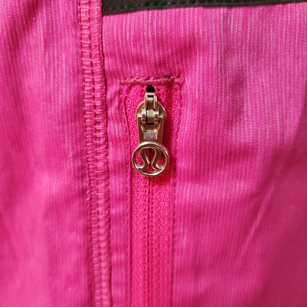 Lululemon Run Tracker Short Ii Size 4 - image 7